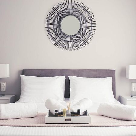 Teatro Deluxe Rooms Kato Rodini Екстериор снимка