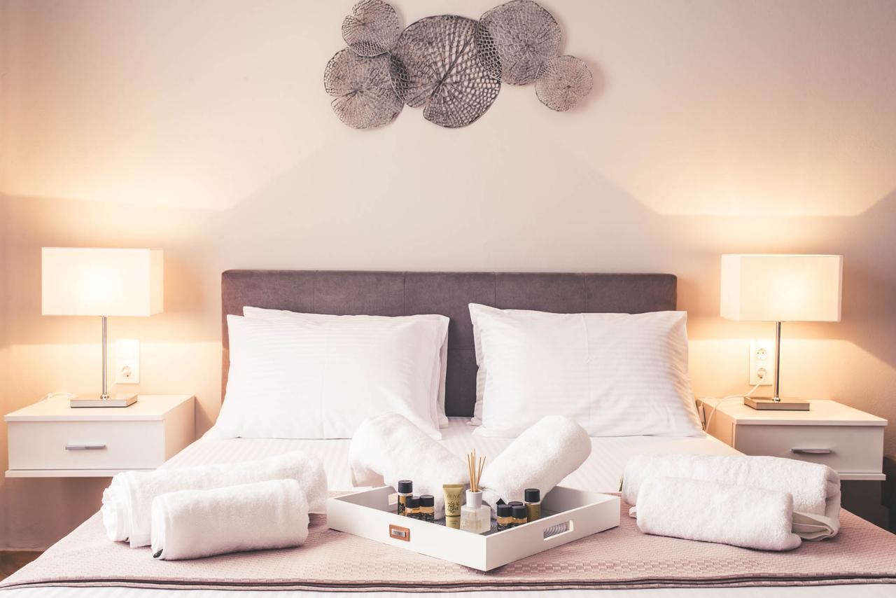 Teatro Deluxe Rooms Kato Rodini Екстериор снимка