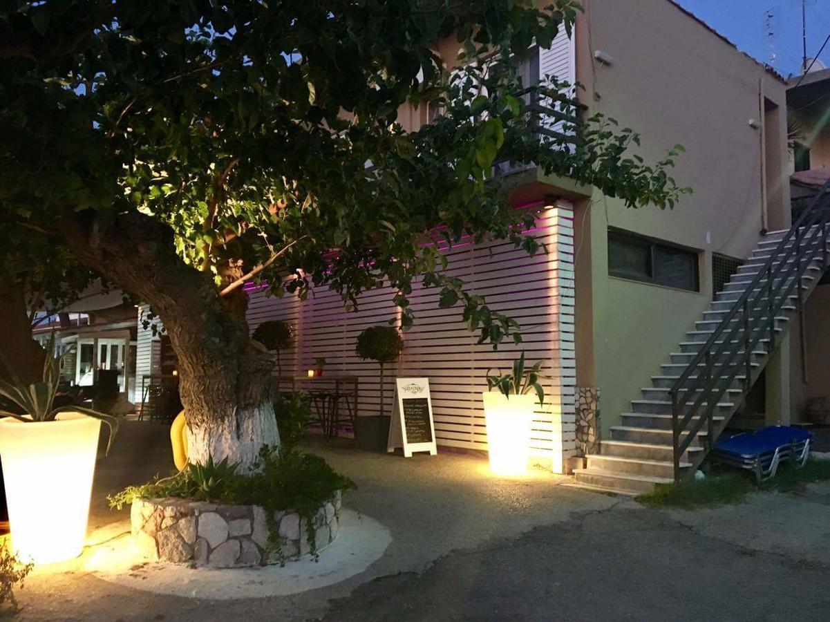 Teatro Deluxe Rooms Kato Rodini Екстериор снимка