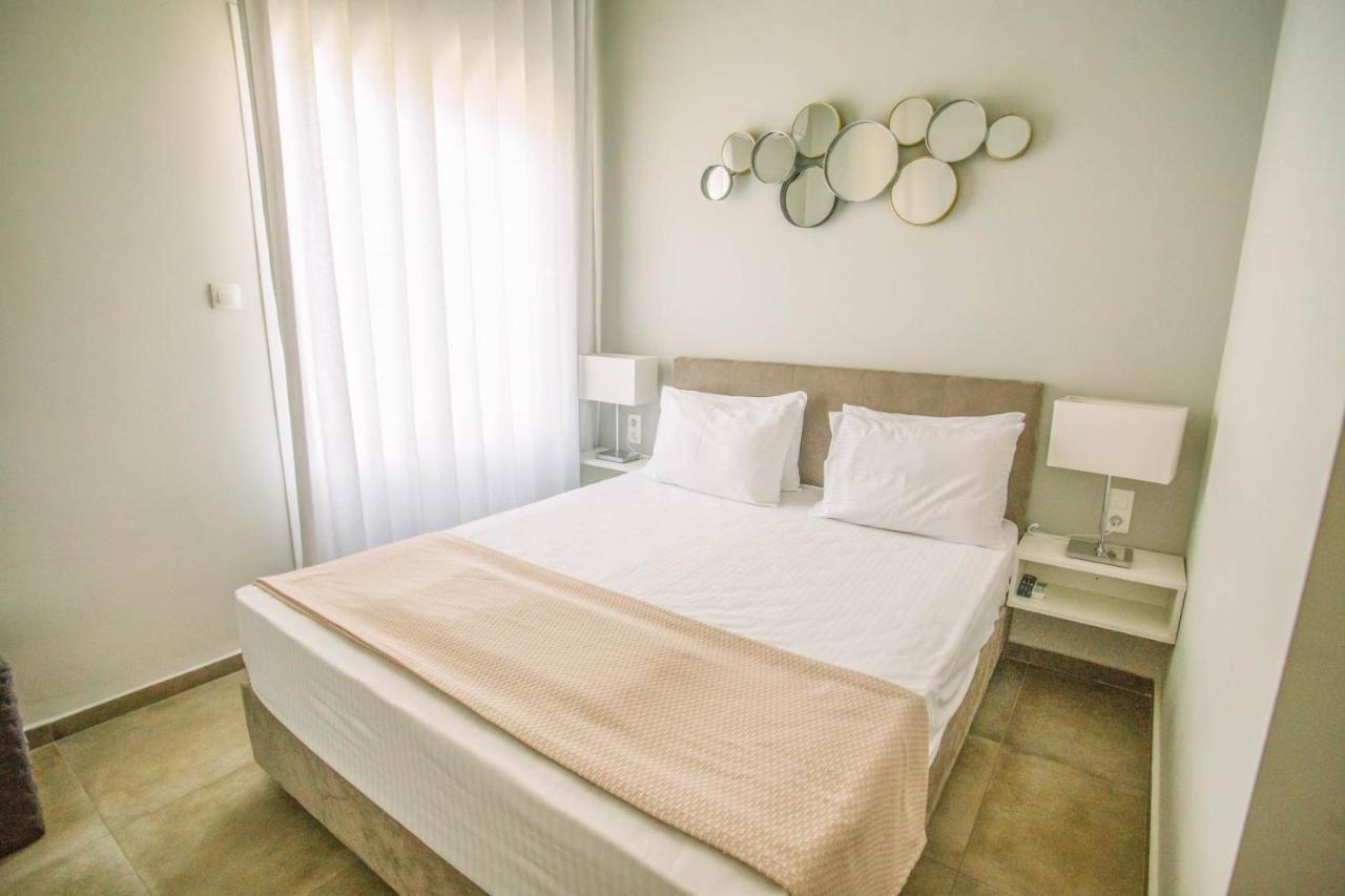 Teatro Deluxe Rooms Kato Rodini Екстериор снимка